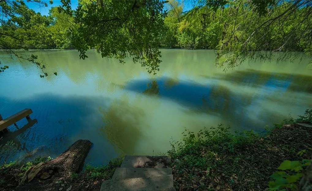 Lake Gonzales